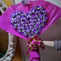 ЗАПОВЯДАЙТЕ ‼️🎀Букет-сърце от
шоколадови вафлички🍫, снимка 4 - Подаръци за рожден ден - 44297574