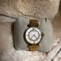 Armani часовник , снимка 1 - Дамски - 44348046