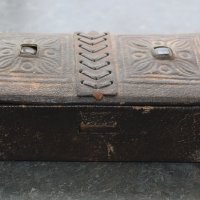 Кожена кутийка за бижута , снимка 2 - Антикварни и старинни предмети - 41317428