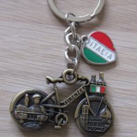 Метален ключодържател-мотопед от Италия, снимка 1 - Колекции - 40124995