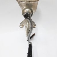 Стара руска месомелачка за кайма(7.5), снимка 4 - Антикварни и старинни предмети - 42191562