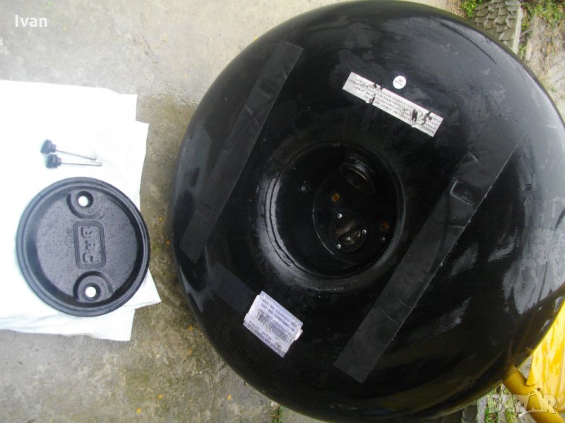 BRC-73 Литра-Тороидална Оригинална Италианска Газова Бутилка С Капак-За Газов Инжекцион, снимка 1