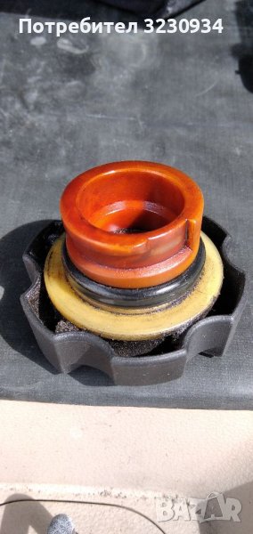 Продавам капачка за масло., снимка 1