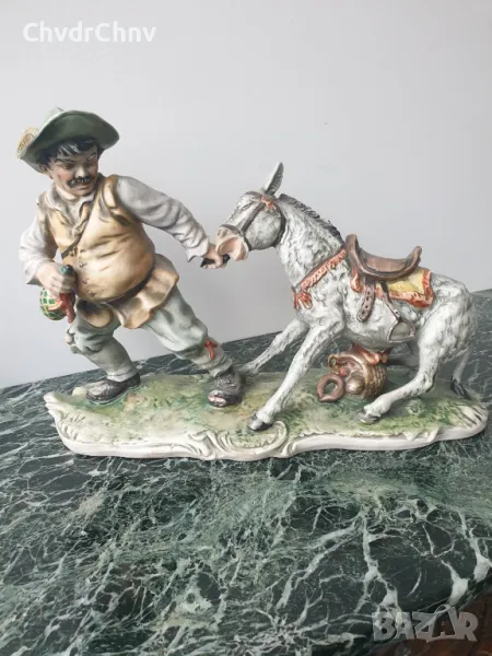 Capodimonte статуетка 40см/Каподимонте стара порцеланова фигура-композиция/мъж с магаре, снимка 1