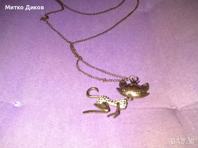 Медальон верижка котка с камъчета, снимка 1