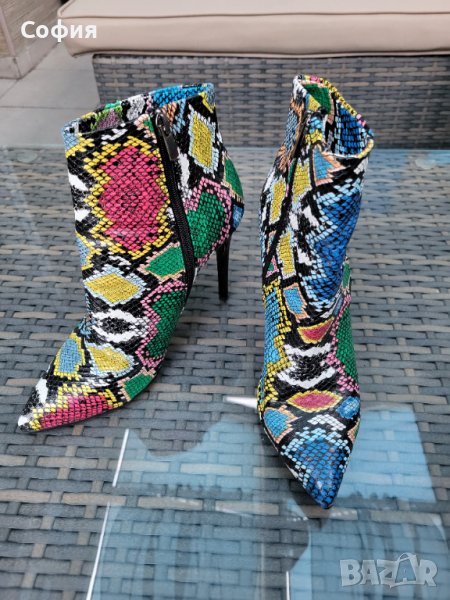 Ефектни боти в змийски принт, снимка 1