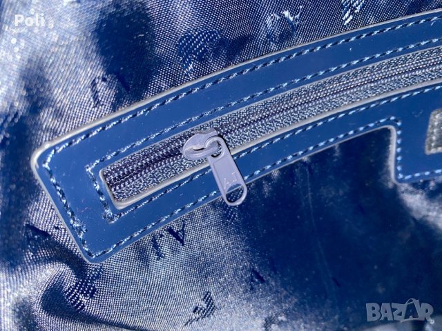 Удобна чанта Armani jeanse , снимка 7 - Чанти - 30108956