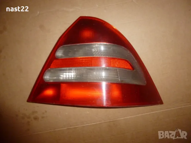 Десен стоп Мерцедес-С класа w 203/70 лева