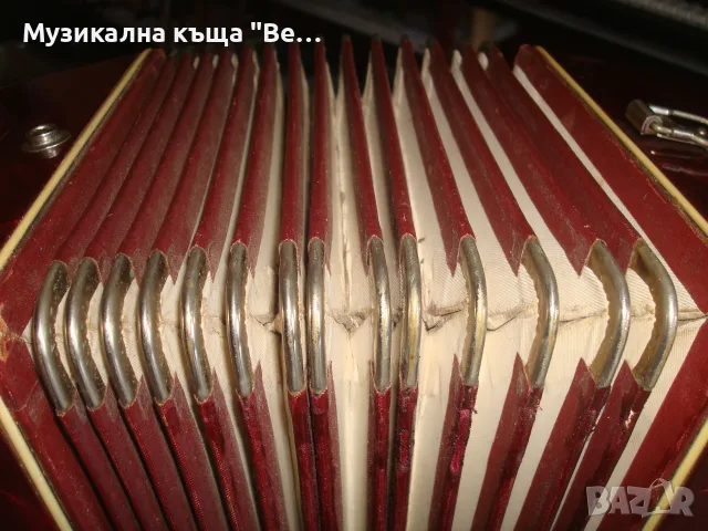 Акордеон Велтмайстер 40 баса с куфар, снимка 10 - Акордеони - 55884962