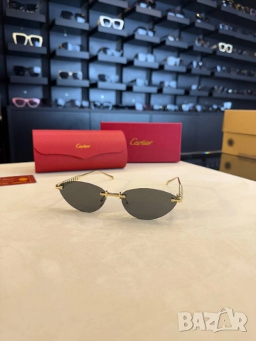 очила с черен обикновен калъф и ув защита prada cartier , снимка 2 - Слънчеви и диоптрични очила - 52023106