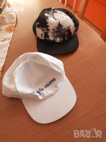 комплект от 2 оригинални шапки с козирка