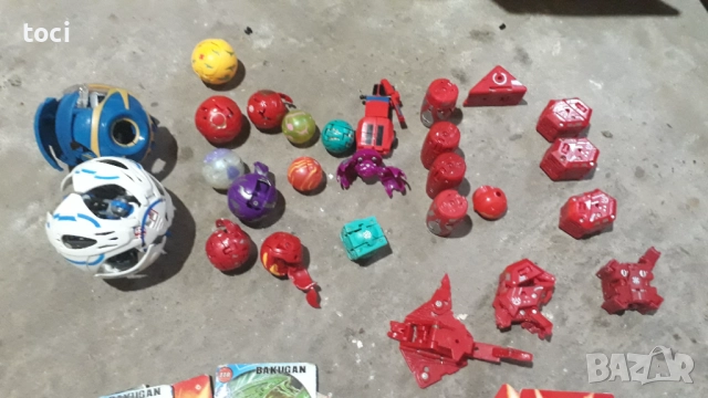 Лот детски играчки комплект пумпали Бейблейд Бакуган топчета и карти, снимка 3 - Колекции - 52138400