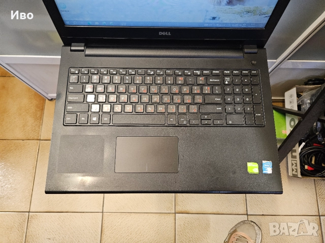 15,6" лаптоп DELL Inspirion 15 Има зарядно. Батерията държи. RAM 8GB SSD 128GB С Windows 10 Pro Преи, снимка 3 - Лаптопи за дома - 52718665
