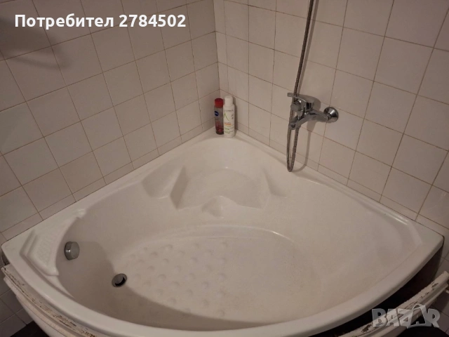 Ъглова бяла PVC вана 125×125×37 см + смесител и душ (включени)