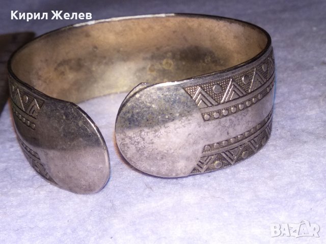 СТИЛНО КЛАСИЧЕСКИ ОРНАМЕНТИРАНА СТАРА ЛАКИРАНА МЕСИНГОВА ВИНТИДЖ ГРИВНА РЕГУЛИПУЕМА 88681, снимка 6 - Гривни - 41268948