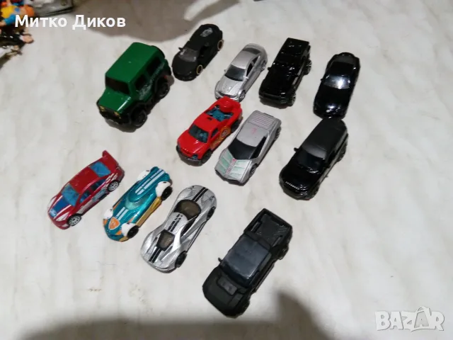 Метални колекционерски колички 12 броя-