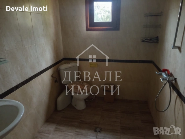 Семейна къща в гр. Русе, местност Мерата (срещу МЕТРО ), снимка 10 - Къщи - 53120683