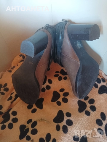Продавам дамски боти от набук, снимка 3 - Дамски боти - 51810176