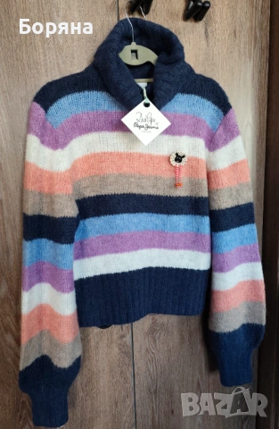 Dua Lipa & Pepe Jeans нов с етикет пуловер с брошка, снимка 3 - Блузи с дълъг ръкав и пуловери - 40312475