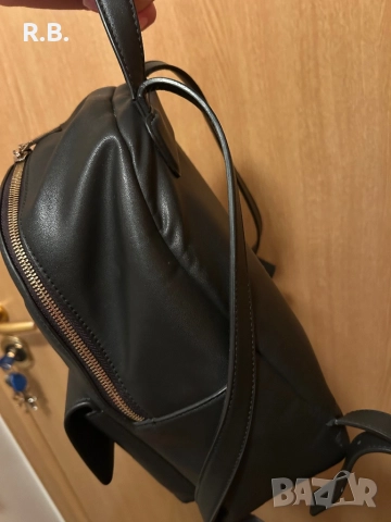 Кожена раница Calvin Klein, снимка 10 - Раници - 52632541