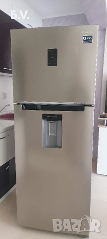 Хладилник с горна камера