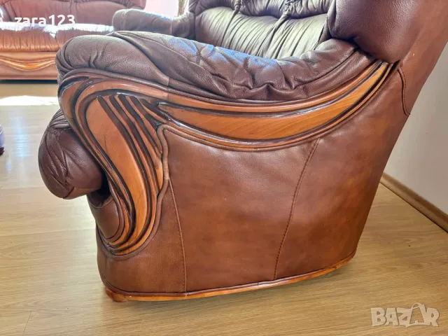 Кожени дивани 2ка и 3ка + табуретка, снимка 2 - Дивани и мека мебел - 49438593