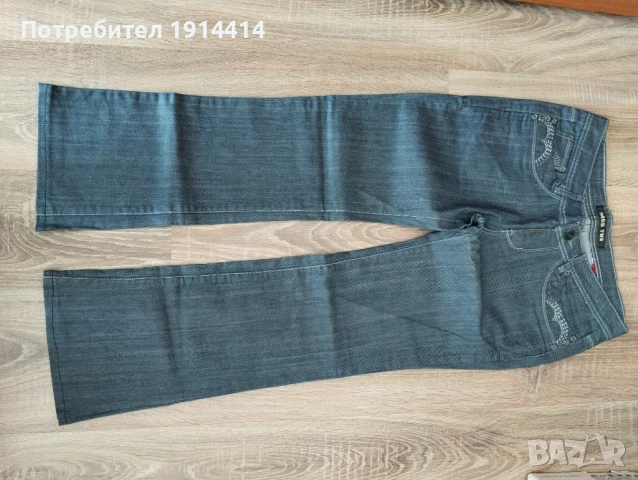 Дънки с бродерия, снимка 5 - Дънки - 50591277