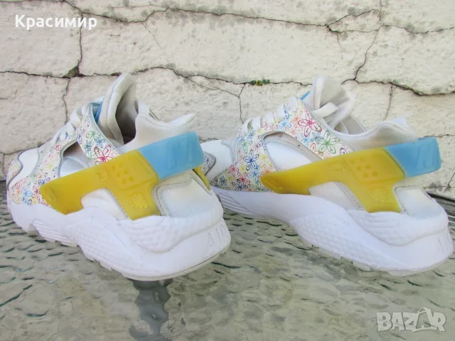 Дамски маратонки Nike Air Huarache , снимка 6 - Маратонки - 55879795