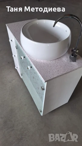 Реновиран бял шкаф за баня с модерна мивка тип купа и луксозна батерия, снимка 11 - Мивки - 51129855