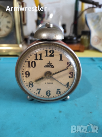 Стар Румънски Часовник Будилник Aradora, снимка 1 - Антикварни и старинни предмети - 44837505