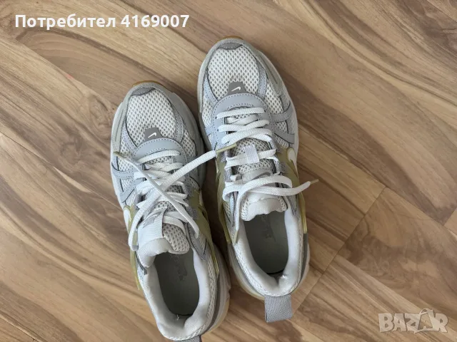 Дамски маратонки Nike 38 номер, снимка 3 - Маратонки - 55890288