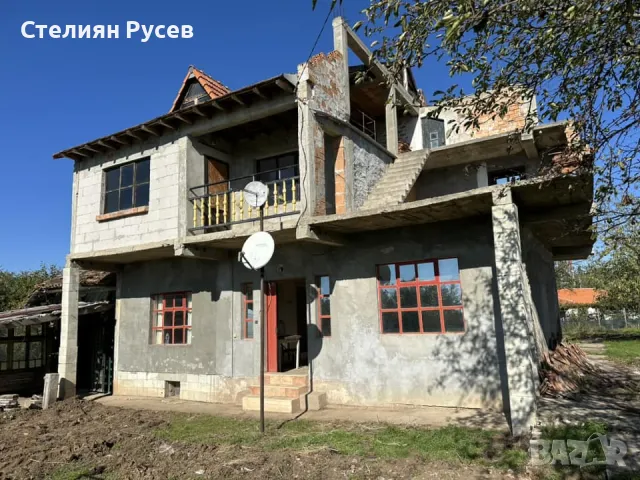 интересна къща 132кв / парцел 1643 кв / в с. Калипетрово, ул. ”ВИТ” 10, в края на селото до клетката, снимка 1 - Къщи - 49275855