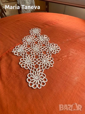 Ръчно плетени каренца -комплект, снимка 3 - Декорация за дома - 41850273