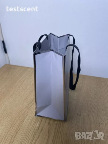 Автентична бутикова Tom Ford подаръчна торба 19.5cm-17cm-8cm, снимка 4 - Други - 51161003