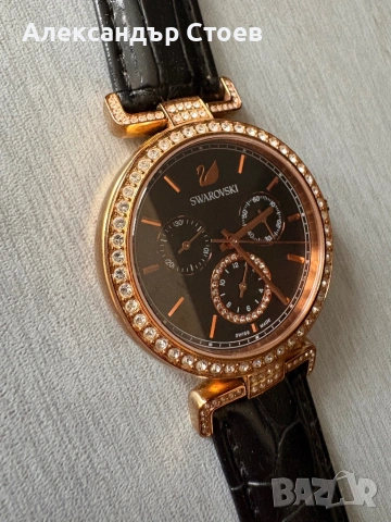 часовник SWAROVSKI
