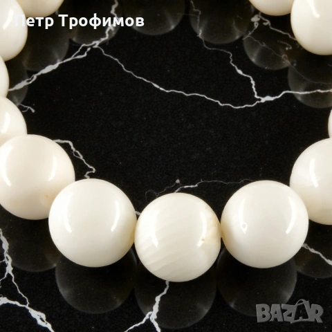 Гривна с ластик от бял ахат, снимка 2 - Гривни - 53323487