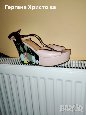 Сандали на платформа