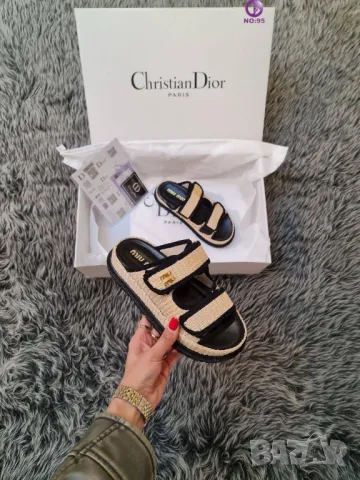 плажни чанти Miu Miu , снимка 3 - Чанти - 50345289