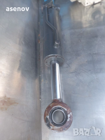 хидравличен цилиндър