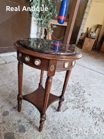 Страхотна антикварна френска дървена масичка с мраморен плот, снимка 7 - Антикварни и старинни предмети - 51050276