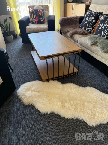 Дизайнерска  холна маса