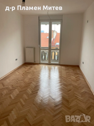 Давам 3-СТАЕН апартамент срещу парламента