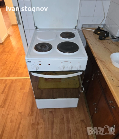 Диван секция маса хладилник печка пералня , снимка 9 - Дивани и мека мебел - 53275409