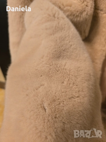 Пухкаво светло розово палто на ZARA, снимка 3 - Палта, манта - 52672166