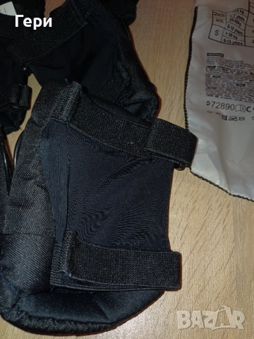 Комплект детски протектори за ролери Oxelo от Декатлон размер S, снимка 3 - Детски велосипеди, триколки и коли - 53745293