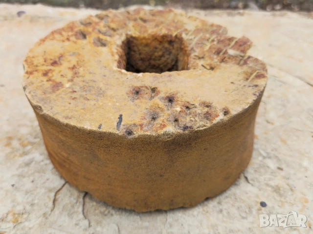 Старо каменно точило от дялан камък , снимка 6 - Декорация за дома - 52192698