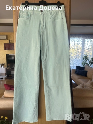 Светлосини дънки с широк крачол
