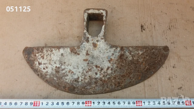 стара соц. масивна мотика , снимка 2 - Антикварни и старинни предмети - 50588712