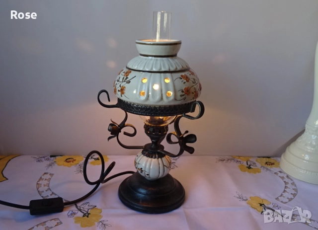 Комплект настолна лампа и полилей  с  декорация в стил Рустик, снимка 2 - Лампи за таван - 52301387