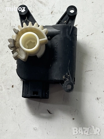 Моторче клапи парно VW Seat Skoda, снимка 11 - Части - 53379947